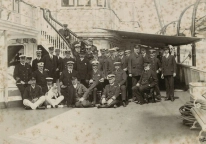Le roi d’Angleterre Édouard VII, son neveu l’empereur Guillaume II d’Allemagne et le prince Albert Ier de Monaco sur le yacht royal anglais Victoria and Albert, Kiel, 29 juin 1904. (A.P.M.)