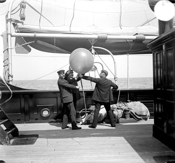 <span x-html="highlightInnerHTML('Gonflement d'un ballon-pilote sur la Princesse-Alice')"></span>