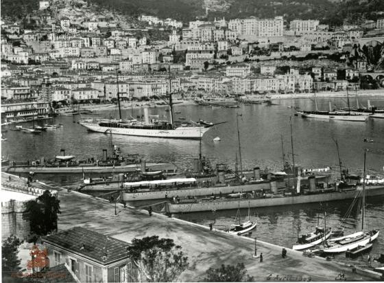 <span x-html="highlightInnerHTML('Le Port de Monaco')"></span>