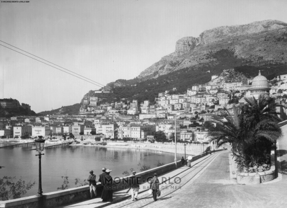 <span x-html="highlightInnerHTML(`Vue\u0020de\u0020Monaco\u0020en\u00201902`)"></span>
